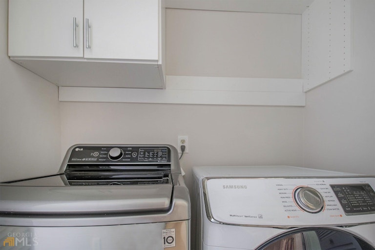 Photo 22 of 46 - 2895 Shurburne Dr, Alpharetta, GA 30022