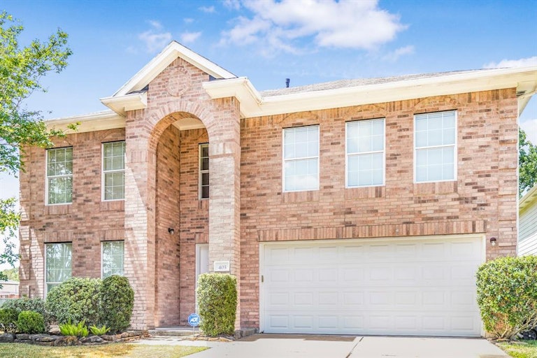 Photo 2 of 42 - 403 Mystic Glen Loop, Kingwood, TX 77339