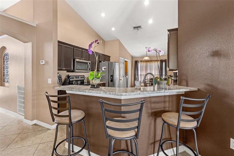 Photo 13 of 33 - 2603 Whitewood Rd, Mulberry, FL 33860