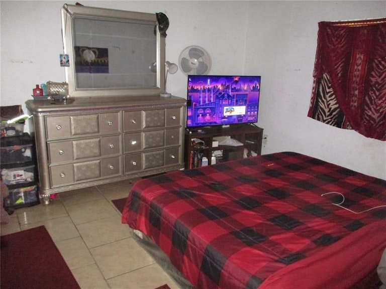 Photo 4 of 26 - 624 28th Ave S, Saint Petersburg, FL 33705