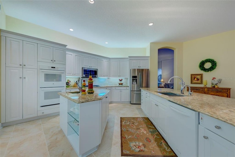 Photo 12 of 54 - 2107 Pinnacle Cir S, Palm Harbor, FL 34684