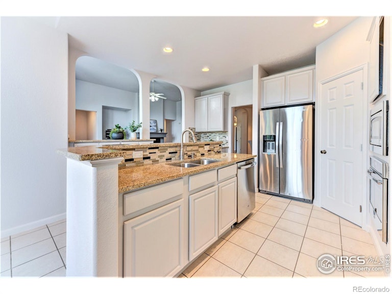 Photo 10 of 40 - 2048 E 101st Way, Thornton, CO 80229