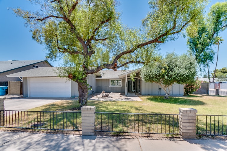Photo 1 of 24 - 4415 W Gelding Dr, Glendale, AZ 85306