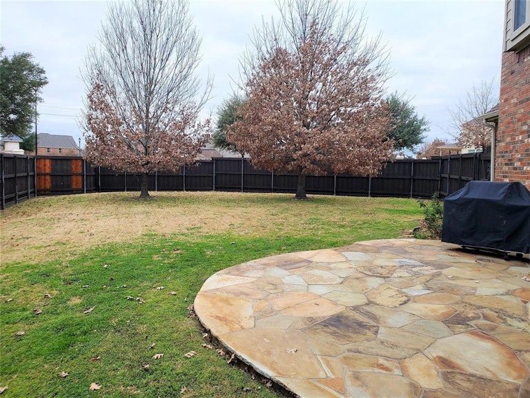 Photo 5 of 15 - 7305 Danbridge Ln, Frisco, TX 75035