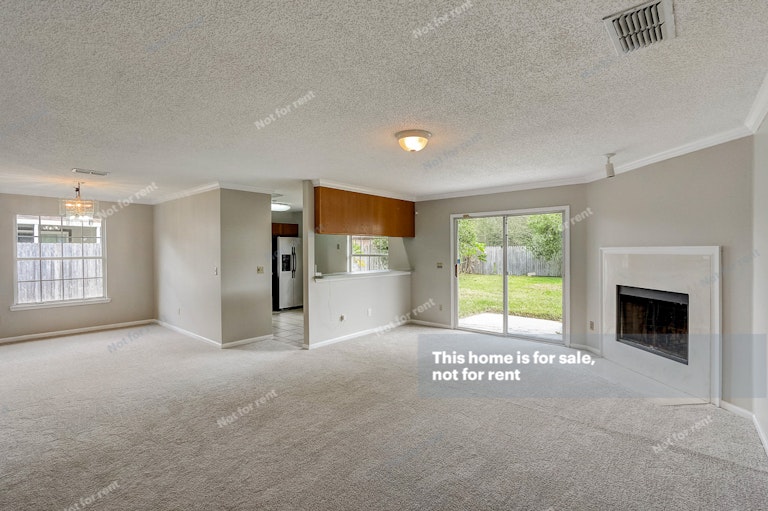 Photo 5 of 27 - 8029 Swamp Flower Dr, Jacksonville, FL 32244