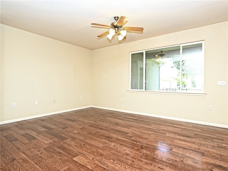 Photo 10 of 27 - 107 Hale Ct, Georgetown, TX 78633