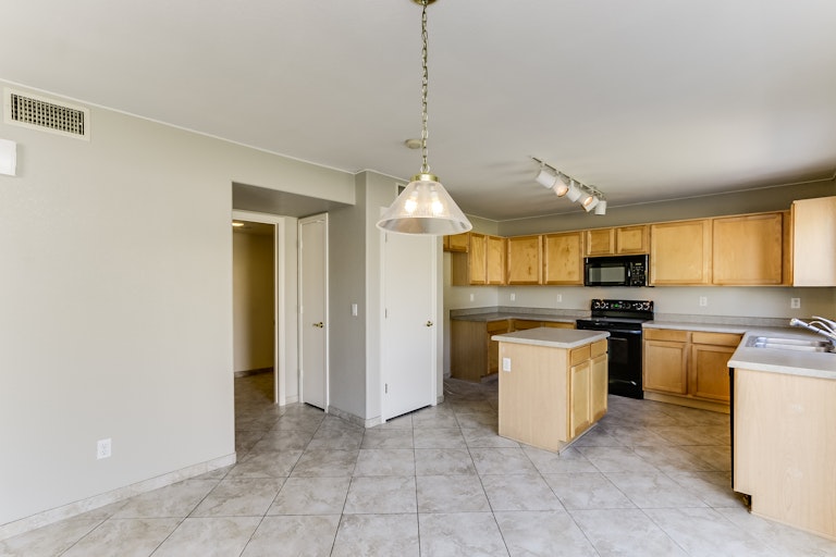 Photo 11 of 32 - 15950 W Statler St, Surprise, AZ 85374