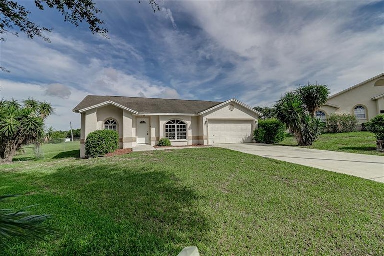 Photo 25 of 25 - 709 Hunt Dr, Lake Wales, FL 33853