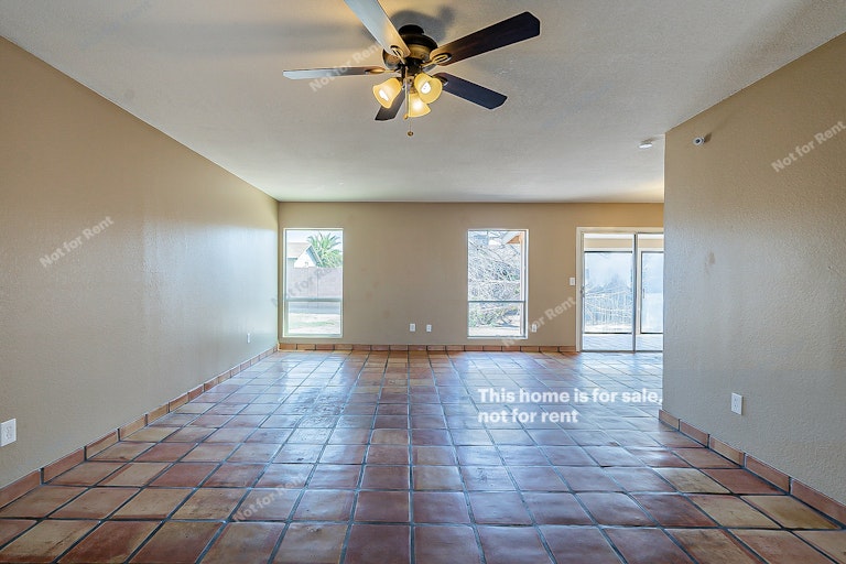 Photo 3 of 20 - 713 W Hermosa Dr, Tempe, AZ 85282