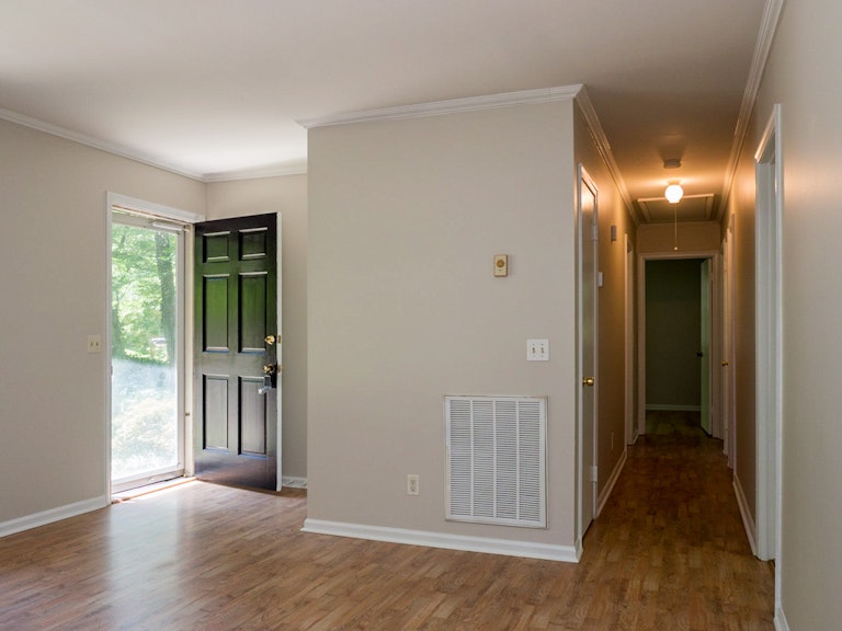 Photo 2 of 18 - 1020 Trollingwood Ln, Raleigh, NC 27615