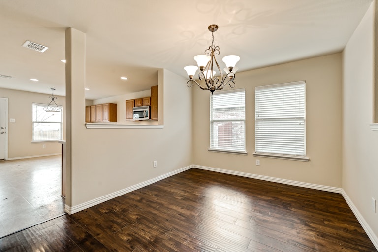 Photo 4 of 23 - 536 Laurel Ln, Fate, TX 75087