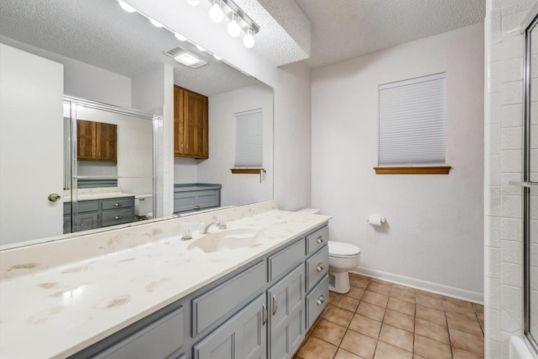 Photo 33 of 40 - 312 Greenbriar Ln, Colleyville, TX 76034