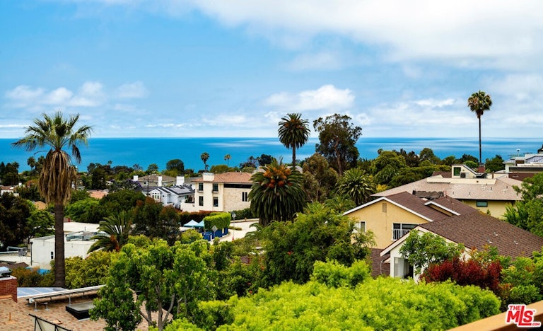 Photo 46 of 54 - 16656 Linda Ter, Pacific Palisades, CA 90272
