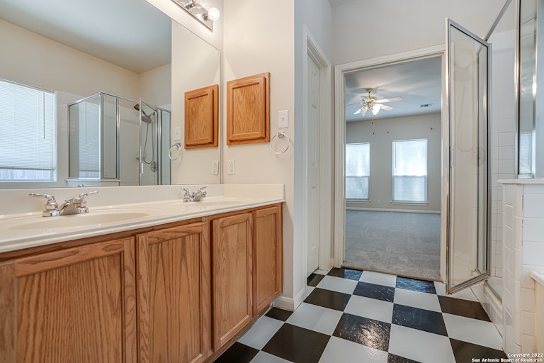 Photo 23 of 32 - 6518 Pecan Acres, San Antonio, TX 78240