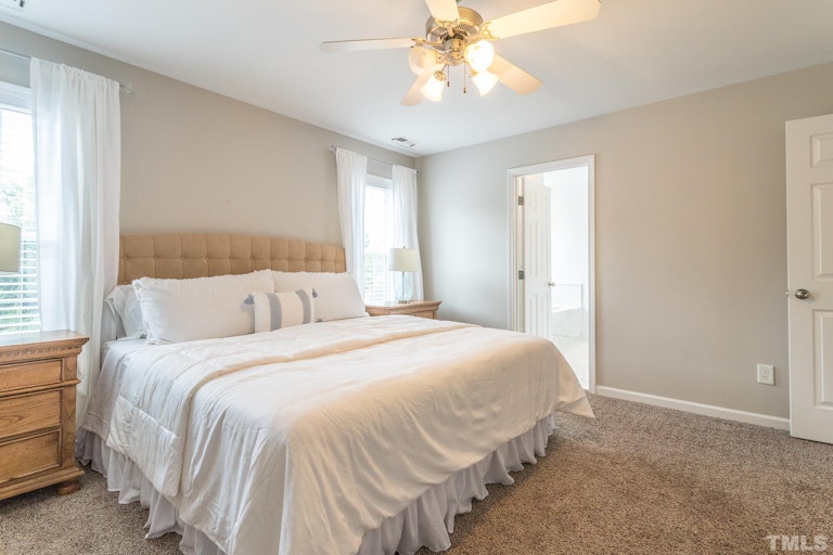 Photo 17 of 27 - 7850 Braefield Dr, Raleigh, NC 27616