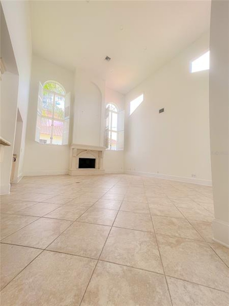 Photo 9 of 33 - 12804 Harborwood Dr, Largo, FL 33774