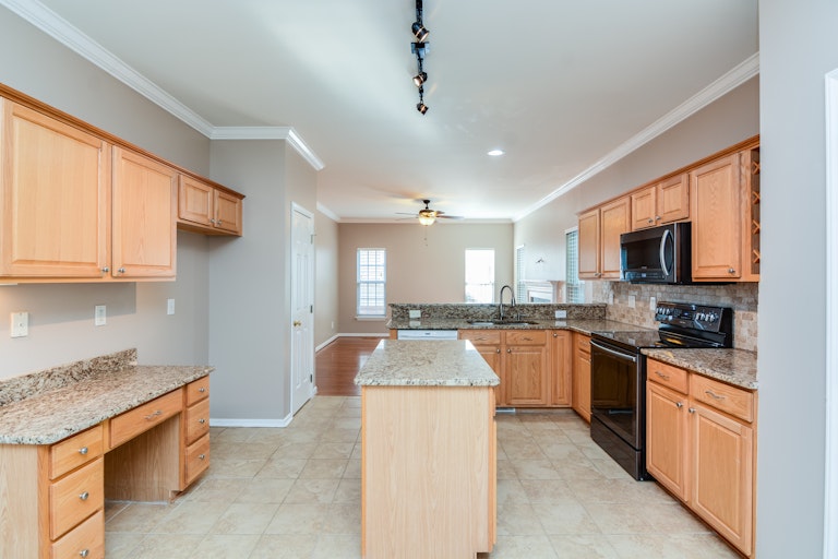 Photo 3 of 25 - 2003 Frissell Ave, Apex, NC 27502