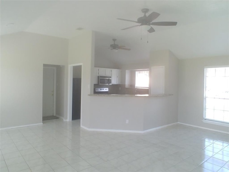 Photo 8 of 18 - 2519 Ironclad Dr, League City, TX 77573
