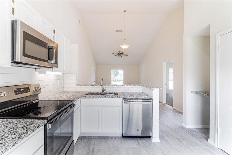 Photo 10 of 28 - 10828 Eastcrest Ln, Dallas, TX 75217