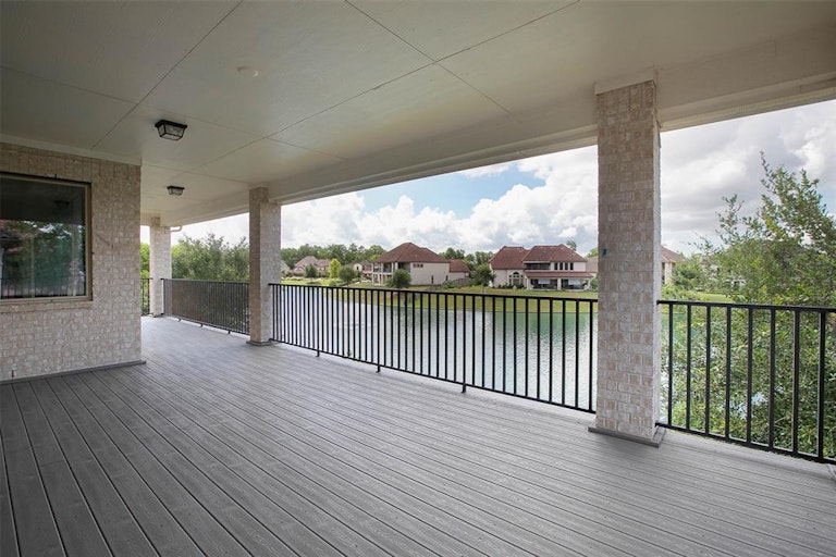 Photo 35 of 48 - 6339 Windermere Park Ln, Sugar Land, TX 77479