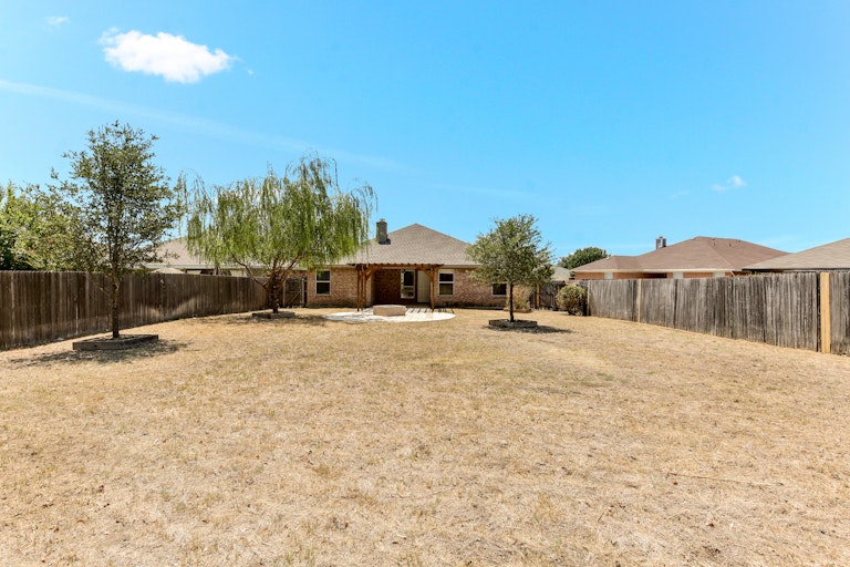 Photo 25 of 25 - 3252 Silent Creek Trl, Hurst, TX 76053