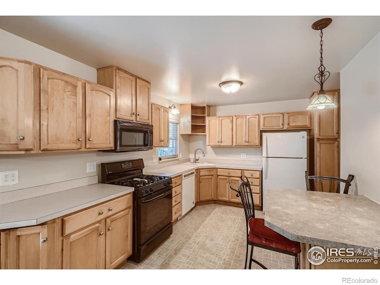 Photo 9 of 28 - 13537 W 22nd Pl, Golden, CO 80401