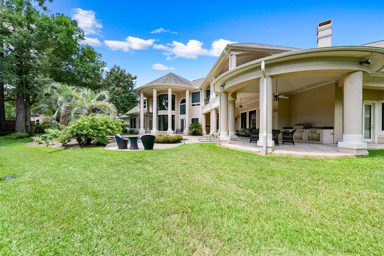 Photo 35 of 39 - 520 Blalock Rd, Houston, TX 77024