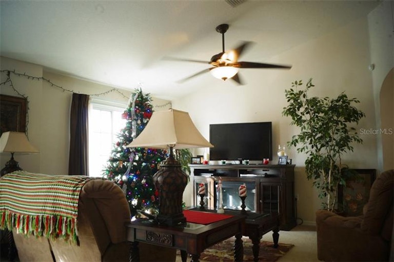 Photo 5 of 20 - 5202 Blue Roan Way, Wesley Chapel, FL 33544