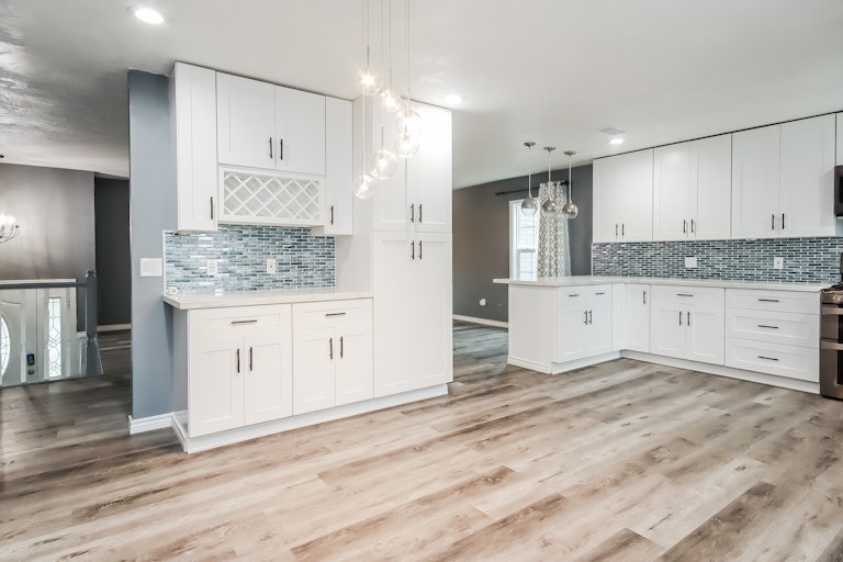 Photo 14 of 27 - 448 Gleneagles Dr, Friendswood, TX 77546