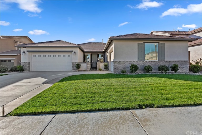 Photo 4 of 50 - 5120 Armendarez Ln, Fontana, CA 92336