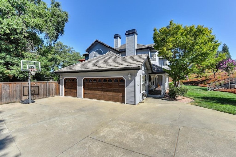 Photo 5 of 82 - 124 Woodsmoke Way, Folsom, CA 95630
