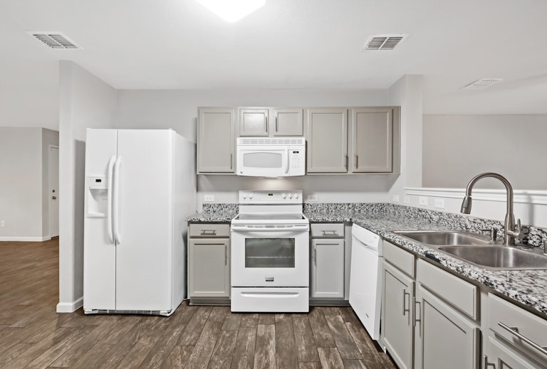 Photo 3 of 29 - 816 San Miguel Trl, Haslet, TX 76052