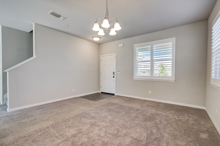 Photo 5 of 28 - 2078 River Wood Dr, Marysville, CA 95901