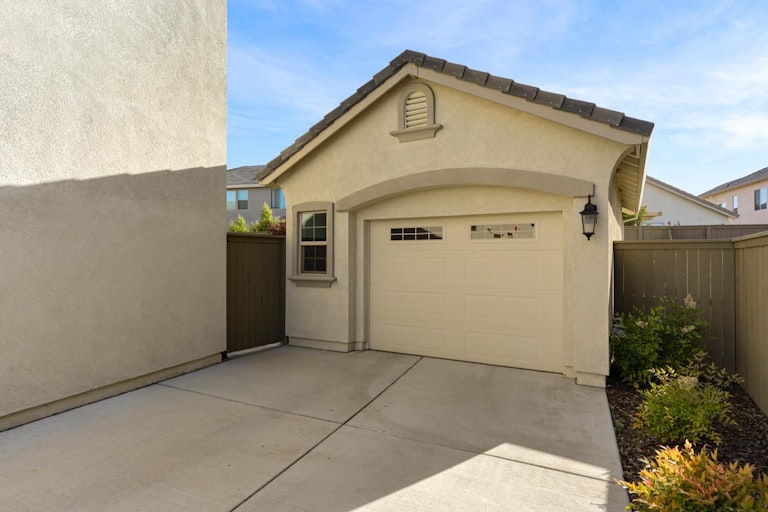 Photo 8 of 69 - 211 Moisant Ct, Lincoln, CA 95648