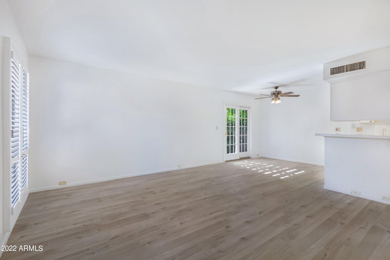 Photo 6 of 40 - 10430 N 10th Pl #2, Phoenix, AZ 85020