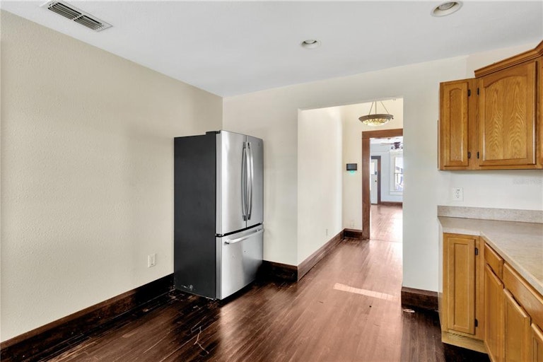 Photo 11 of 29 - 4913 N Suwanee Ave, Tampa, FL 33603