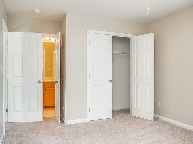 Photo 19 of 27 - 8004 Willowglen Dr, Raleigh, NC 27616