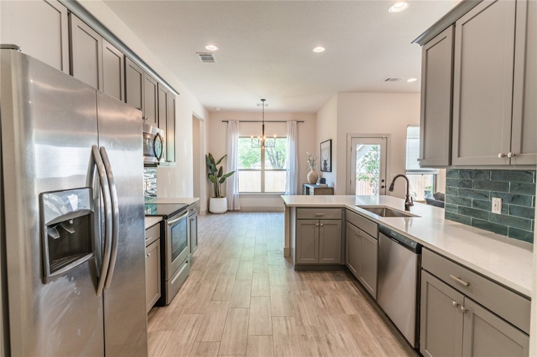 Photo 13 of 33 - 281 Lamaloa Ln, Bastrop, TX 78602