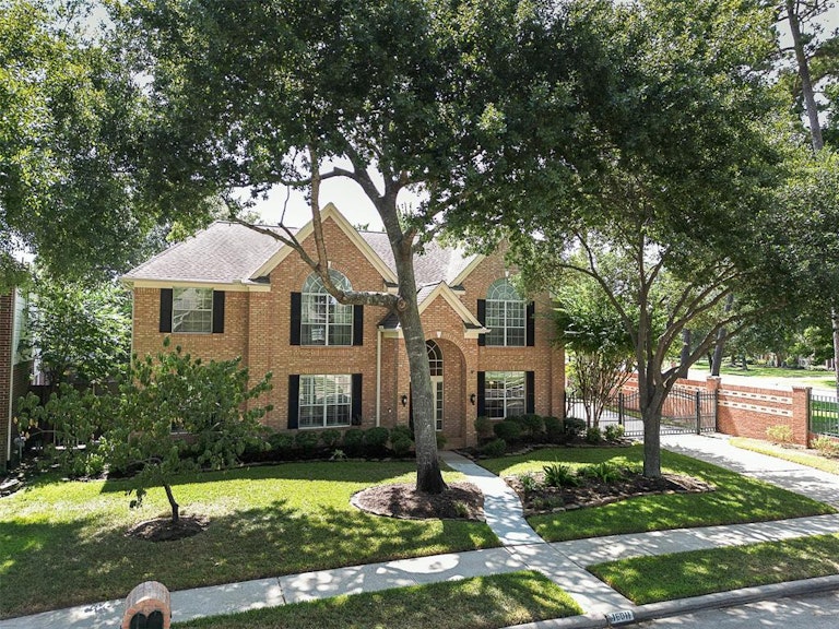 Photo 2 of 50 - 16011 Camillia Trl, Tomball, TX 77377