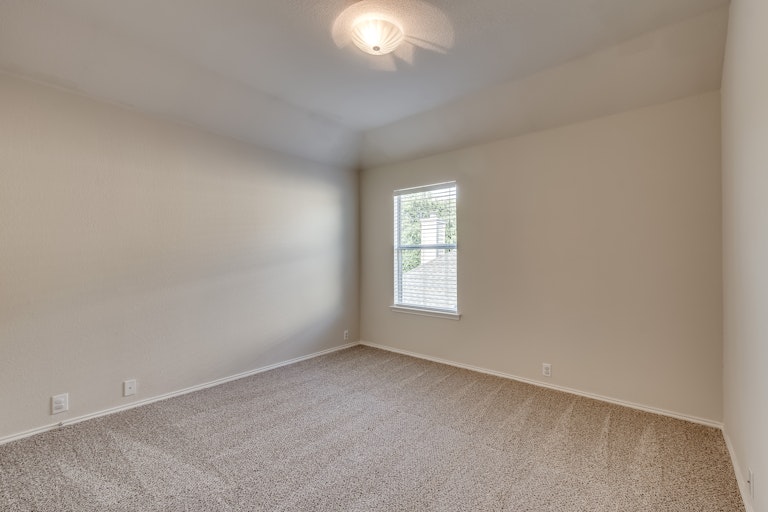 Photo 26 of 32 - 460 Fremont Dr, Rockwall, TX 75087