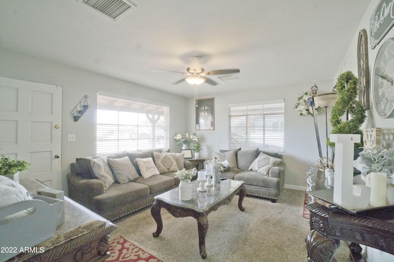 Photo 4 of 38 - 3556 W Meadowbrook Ave, Phoenix, AZ 85019