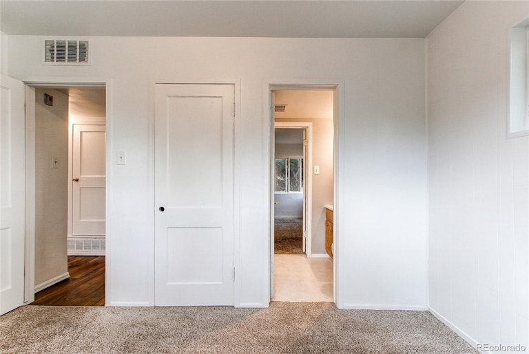 Photo 16 of 25 - 840 Tucson St, Aurora, CO 80011