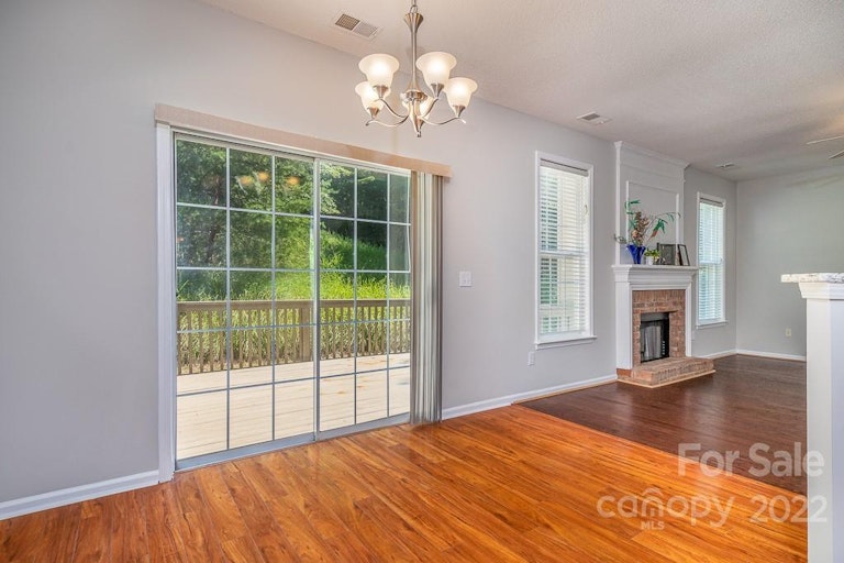 Photo 21 of 37 - 14200 Queens Carriage Pl, Charlotte, NC 28278