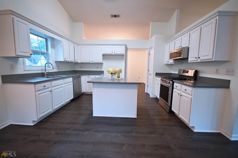 Photo 7 of 27 - 4160 McEver Park Dr, Acworth, GA 30101