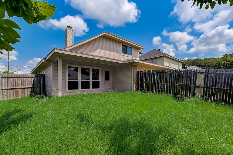Photo 9 of 51 - 1522 Edd Rd, Dallas, TX 75253