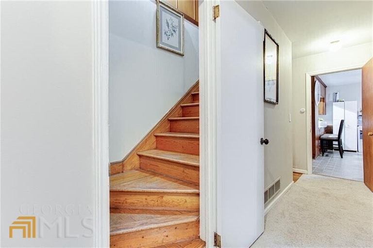 Photo 21 of 37 - 2612 Clairmont Rd NE, Atlanta, GA 30329