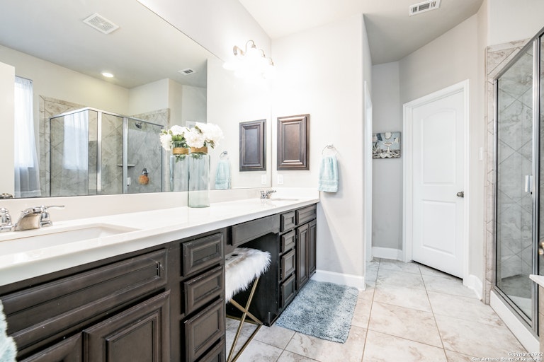 Photo 19 of 29 - 14211 Sam Houston Way, San Antonio, TX 78253
