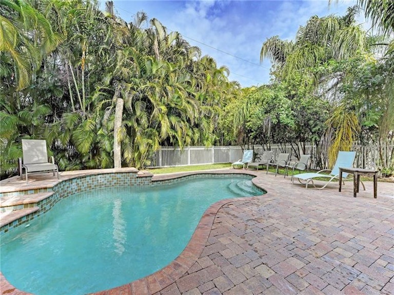 Photo 3 of 25 - 306 56th St, Holmes Beach, FL 34217