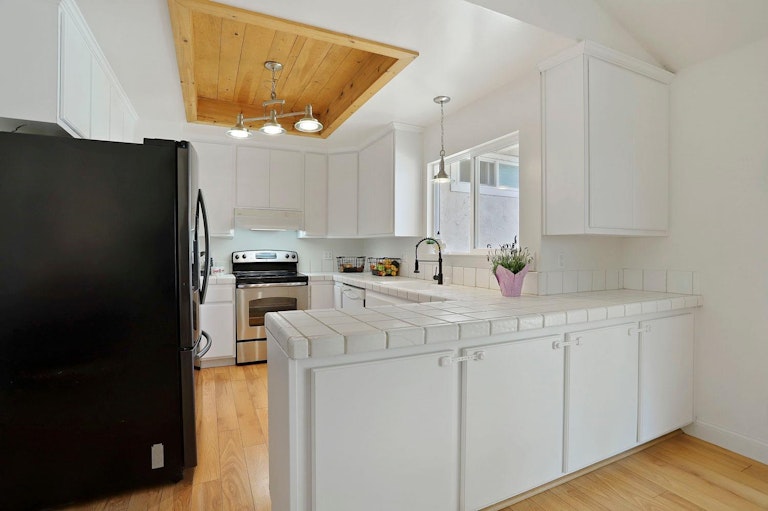 Photo 18 of 43 - 8374 La Riviera Dr, Sacramento, CA 95826