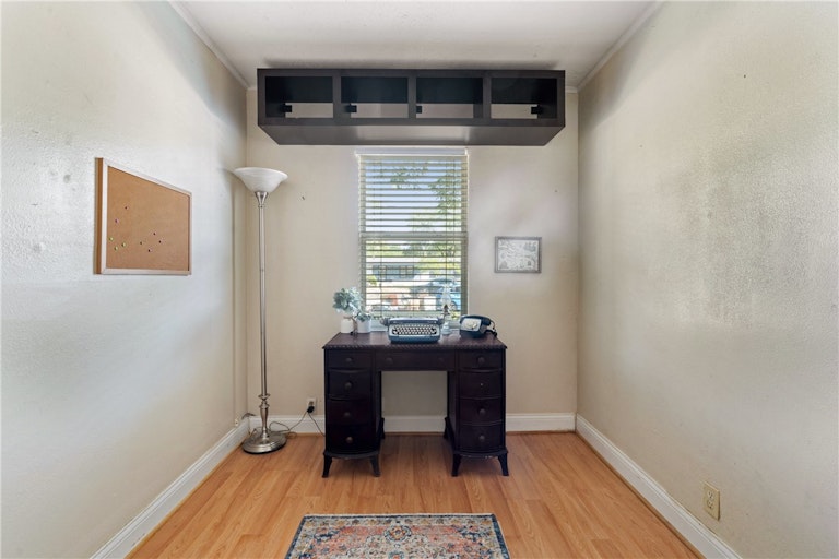 Photo 21 of 28 - 900 Clearfork St, Lockhart, TX 78644
